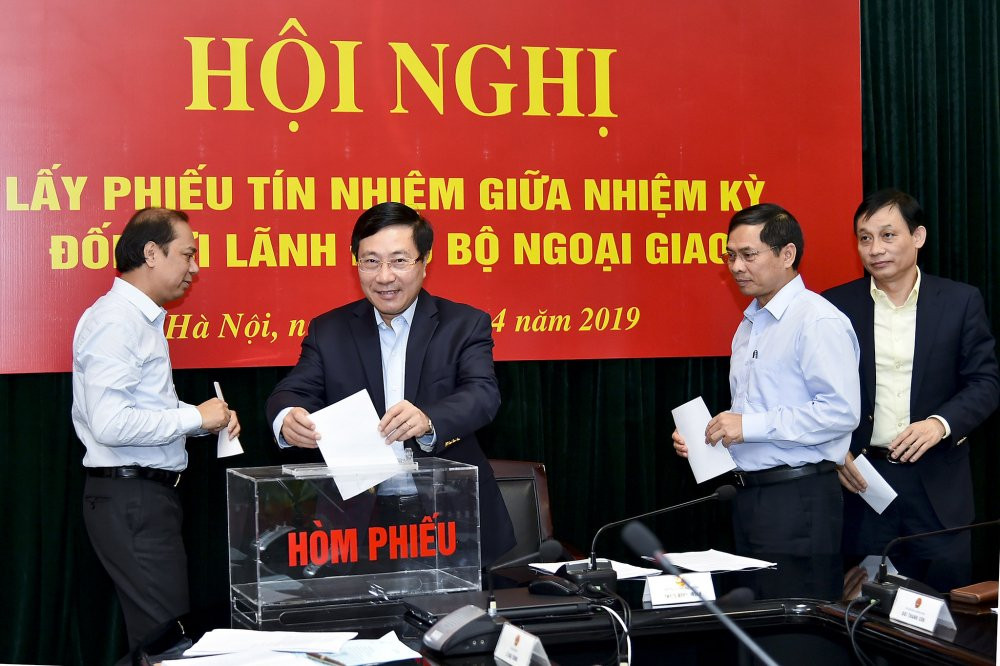 hoi-nghi-bo-phieu-tin-nhiem-bo-ngoai-giao-2-15373110 3