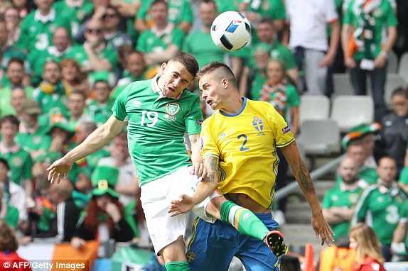 1465833960002_lc_galleryImage_Ireland_s_midfielder_Robe