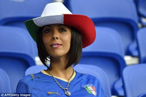 1465842104860_lc_galleryImage_An_Italy_supporter_waits_