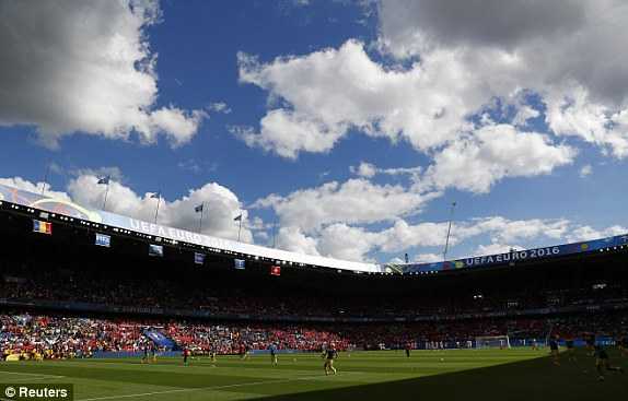 1466005781797_lc_galleryImage_Football_Soccer_Romania_v