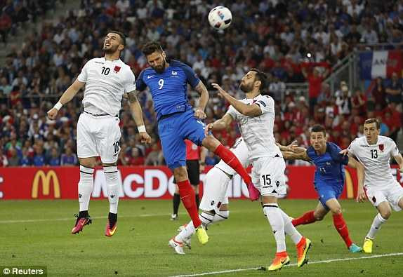1466017986391_lc_galleryImage_Football_Soccer_France_v_