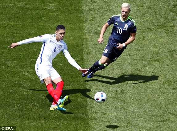 1466082590256_lc_galleryImage_epa05369148_Chris_Smallin