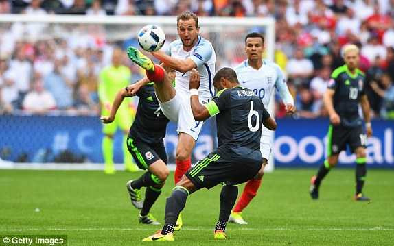 1466083008585_lc_galleryImage_LENS_FRANCE_JUNE_16_Harry