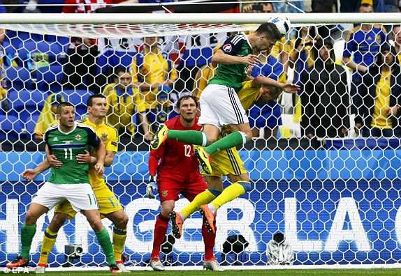 1466095476222_lc_galleryImage_epa05370096_Craig_Cathcar (1)