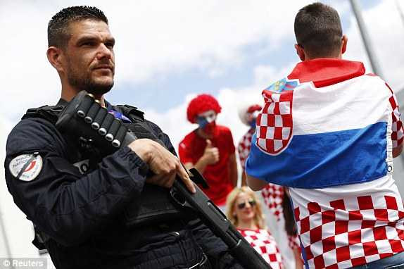 1466173621772_lc_galleryImage_Football_Soccer_Czech_Rep