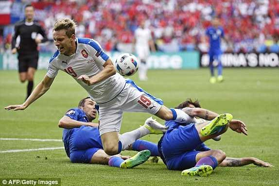 1466181136832_lc_galleryImage_Croatia_s_defender_Vedran