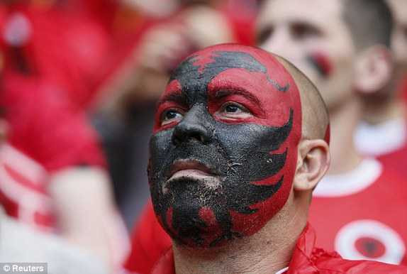 1466359580642_lc_galleryImage_Football_Soccer_Romania_v