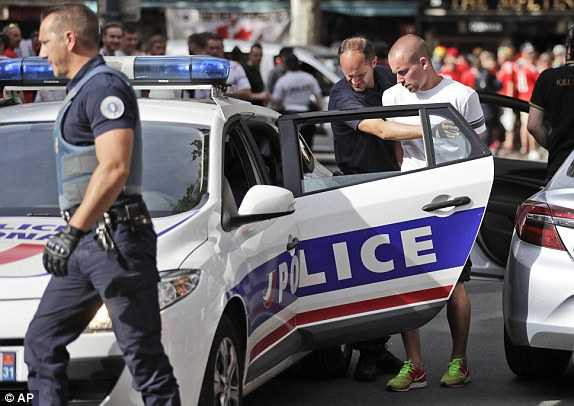1466446220951_lc_galleryImage_French_police_officer_det