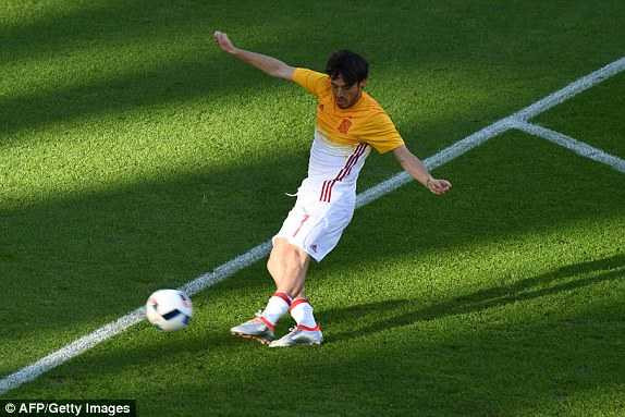 1466535098119_lc_galleryImage_Spain_s_midfielder_David_