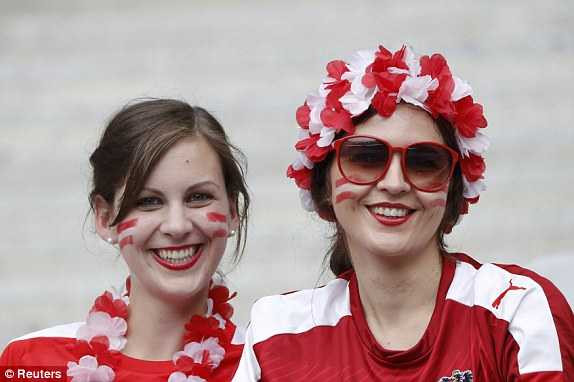 1466606470492_lc_galleryImage_Football_Soccer_Iceland_v