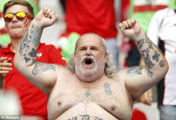 1466607141637_lc_galleryImage_Football_Soccer_Iceland_v