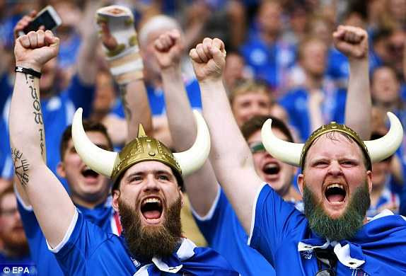 1466608737157_lc_galleryImage_epa05383546_Iceland_fans_