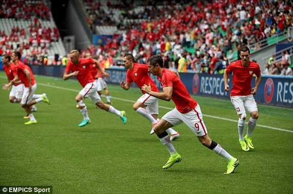 1466858851709_lc_galleryImage_Poland_s_Robert_Lewandows