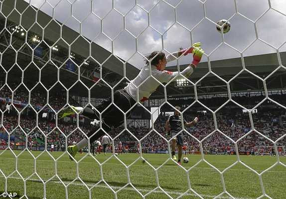 1466858863965_lc_galleryImage_Switzerland_goalkeeper_Ya