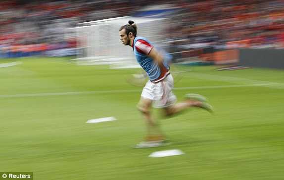 1467397974291_lc_galleryImage_Football_Soccer_Wales_v_B