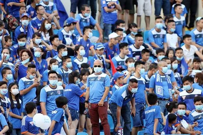 VPF, VFF, V-League, ném tiền qua cửa sổ, du học đốt tiền, lãng phí tiền bạc đầu tư bóng đá.