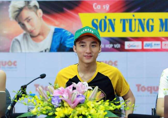 Ca sỹ Sơn Tùng M-TP chào độc giả Báo Điện tử Tổ Quốc - ảnh 1