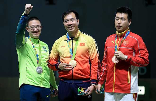 Hoang Xuan Vinh: 'Lam chu nghe thuat ban sung moi kho' hinh anh 3