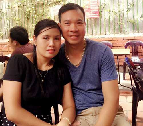 Hai vợ chồng Hoàng Xuân Vinh. Ảnh: NVCC.