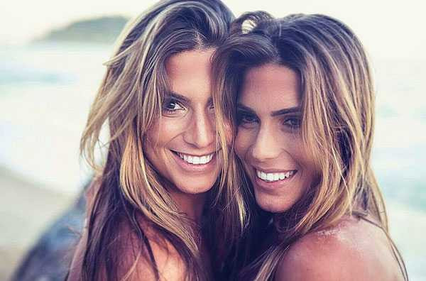 Cặp song sinh nhan sắc là niềm tự hào của làng bơi nghệ thuật xứ sở samba.