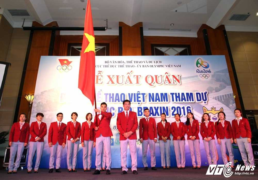 20QM - Le xuat quan Doan TTVN du OLYMPIC BRAZIN 2016 17