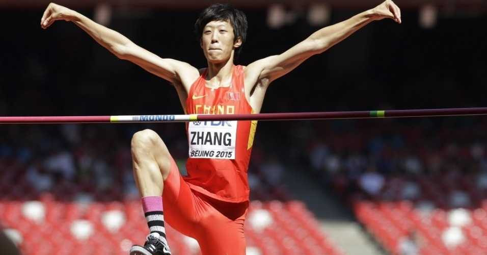 zhang-guowei-tirou-onda-na-prova-do-salto-em-altura-o-chines-fez-o-gesto-caracteristico-de-daniel-san-personagem-do-filme-karate-kid-1440763791900_956x500