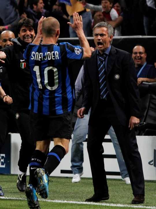 Mourinho luôn biết cách khiến cầu thủ tận hiến, từ Sneijder đến Mata