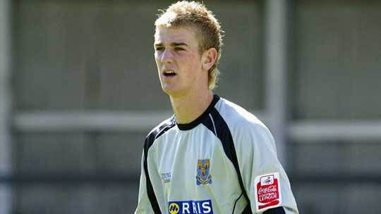 Ngay từ bé Hart đã hiển lộ phẩm chất thiên tài của 1 thủ môn hàng đầu