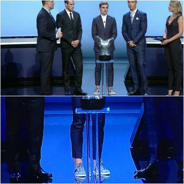 Các fan thi nhau châm biếm hình ảnh hài hước của Griezmann. 'Phiếu bầu dành cho Griezmann thay đổi vào phút chót vì...', tài khoản có tên M.A.J bỏ lửng câu nói nhưng đưa ra hình ảnh chụp cận cảnh đôi giày của sao Pháp.