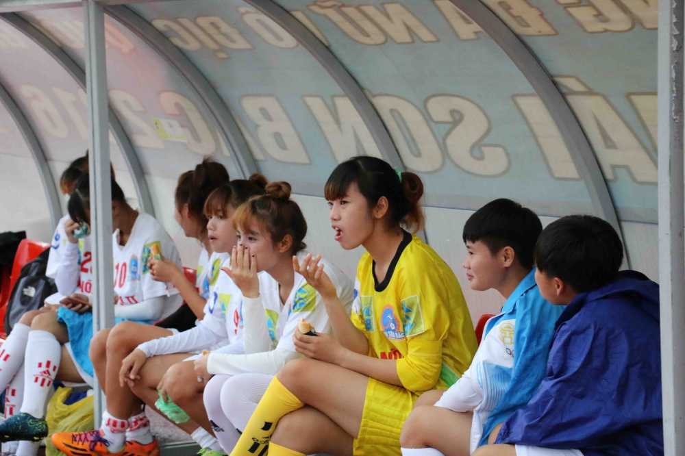 Doi HN 2 gam banh mi vi t
