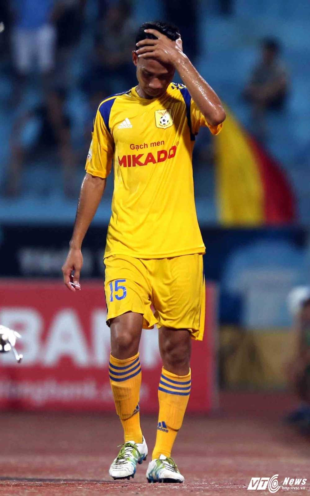 31QU - Cau thu Nam Dinh b