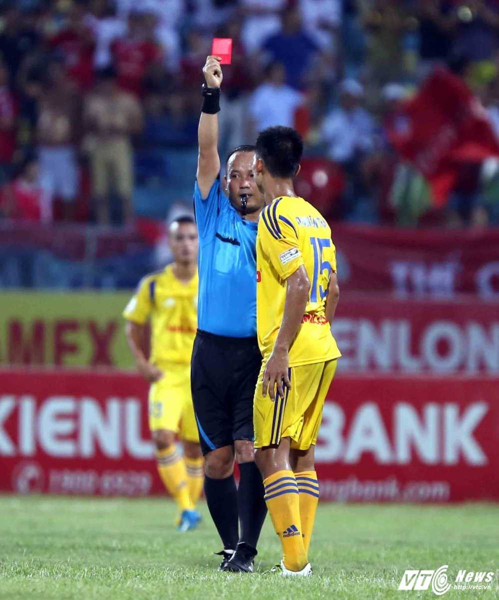 31QU - Cau thu Nam Dinh b