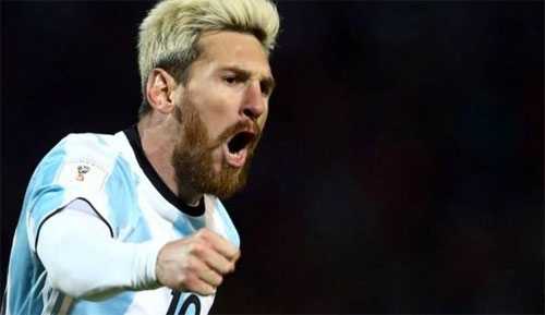 Messi từng rất buồn khi khiến Argentina thất bại ở chung kết Copa hè năm nay. Ảnh: Reuters.