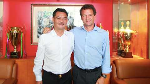 Sếp Man City sang Việt Nam… xem bóng đá