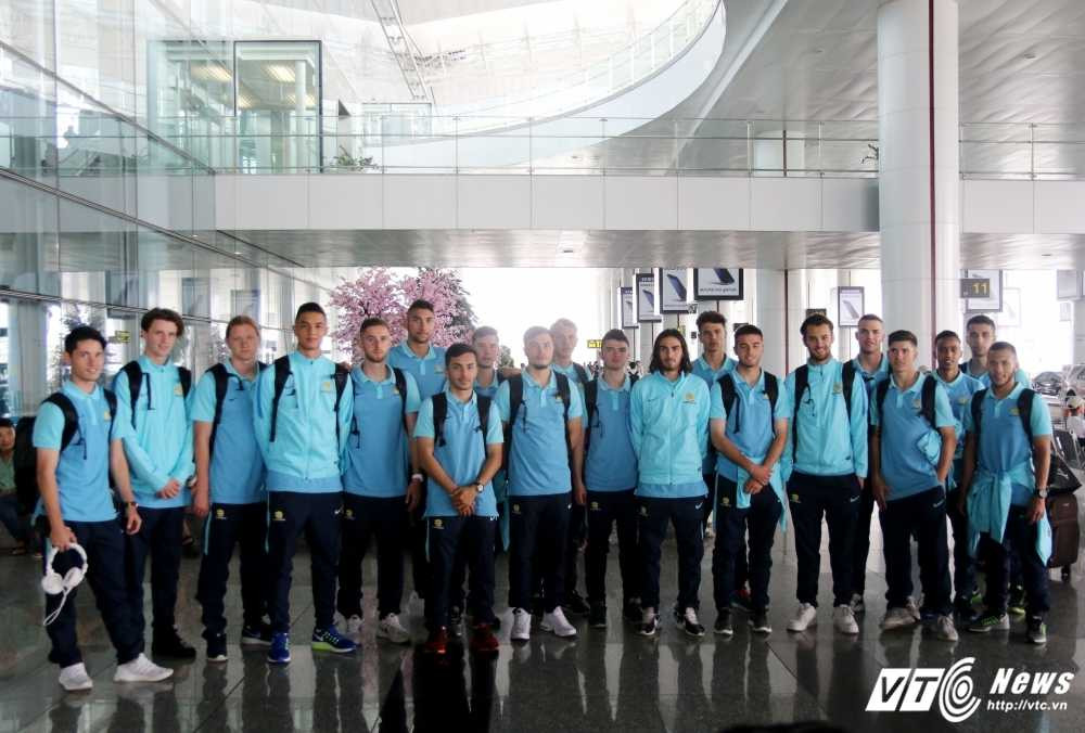 DT U19 Australia tan san