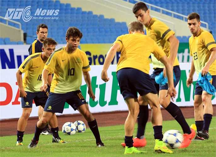 u19-australia-than-dong-trieu-usd-dep-trai-nhu-tai-tu-10