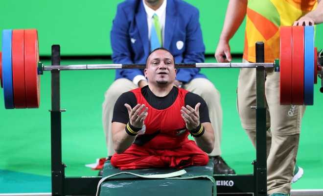 Đô cử Việt Nam nghẹn ngào khi nhận HC vàng Paralympic 2016 - ảnh thể thao