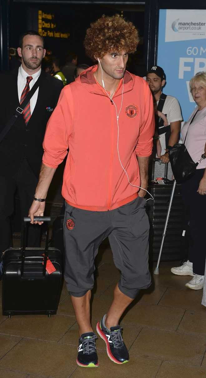 Dan sao MU cui mat tro ve sau that bai tai Europa League hinh anh 7