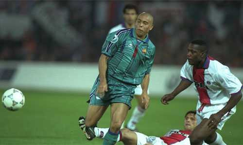 Ronaldo chỉ chơi cho Barca trong một mùa giải.