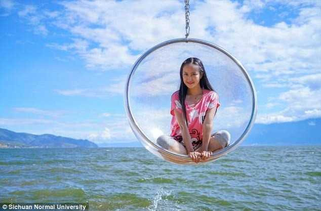 Truong dai hoc noi tieng voi giao vien xinh nhu hot girl hinh anh 2