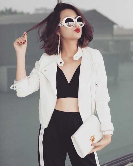 Hoàng Thùy Linh sexy quyến rũ khoe vòng eo con kiến