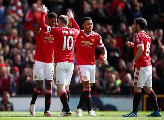 Cả Rashford và Rooney đều có 12 bàn thắng trong 25 trận đầu khoác áo Man Utd