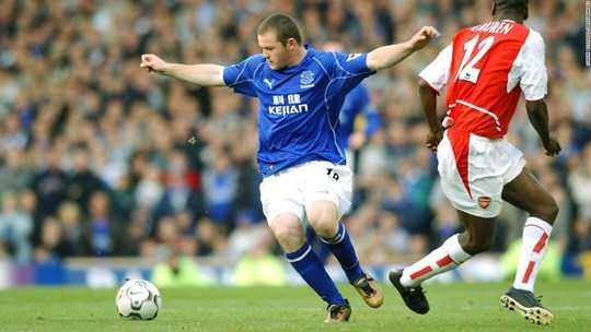 Bàn thắng đầu tiên của Rooney ở giải Ngoại hạng là vào lưới Arsenal