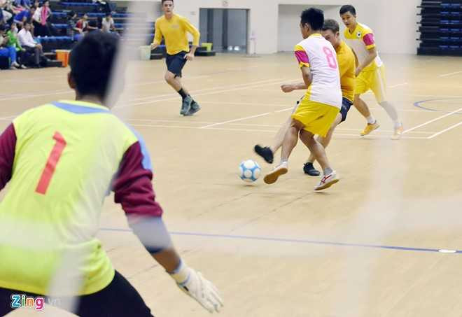 Hai quan tau khu truc My da bong cung sinh vien Da Nang hinh anh 10
