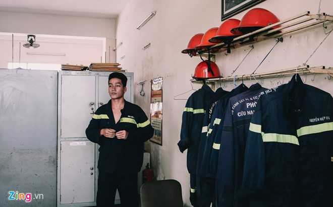 9X dien trai bo truong dai hoc dan than lam linh cuu nan hinh anh 1