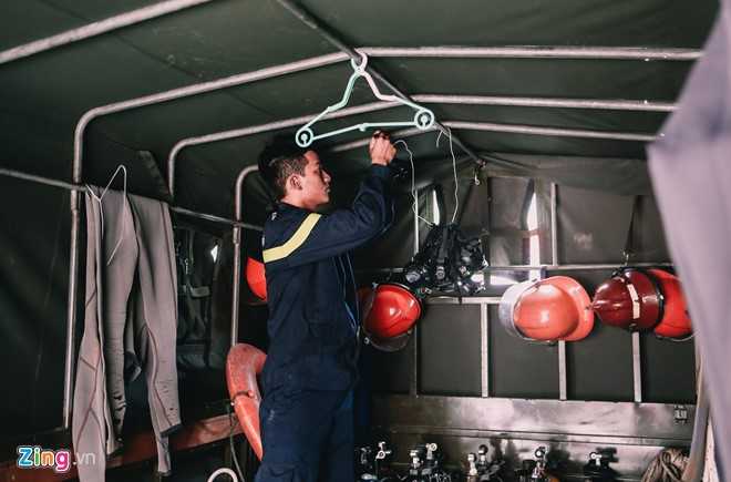 9X dien trai bo truong dai hoc dan than lam linh cuu nan hinh anh 2