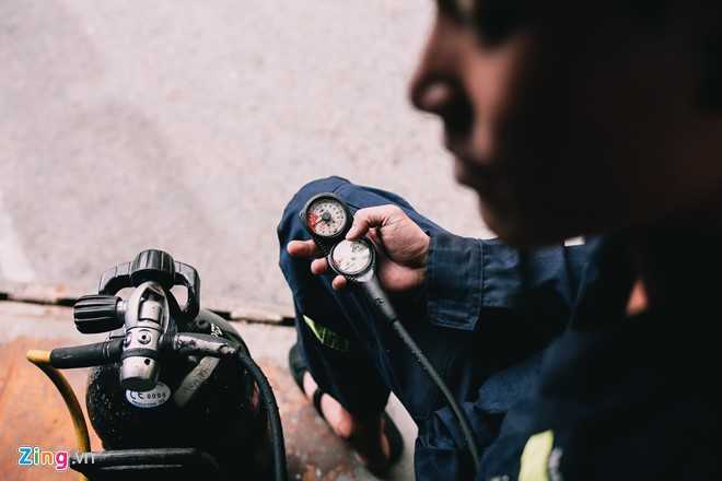 9X dien trai bo truong dai hoc dan than lam linh cuu nan hinh anh 4