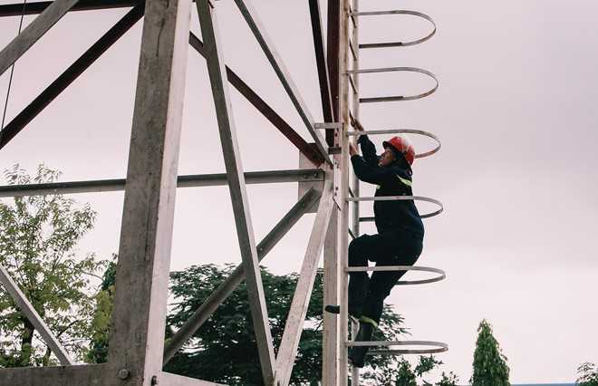 9X dien trai bo truong dai hoc dan than lam linh cuu nan hinh anh 10