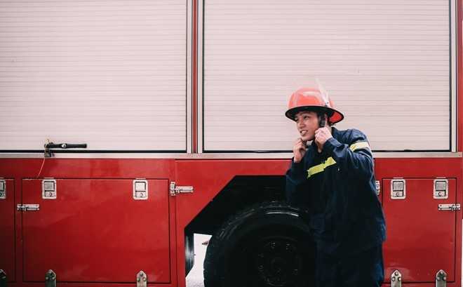 9X dien trai bo truong dai hoc dan than lam linh cuu nan hinh anh 16