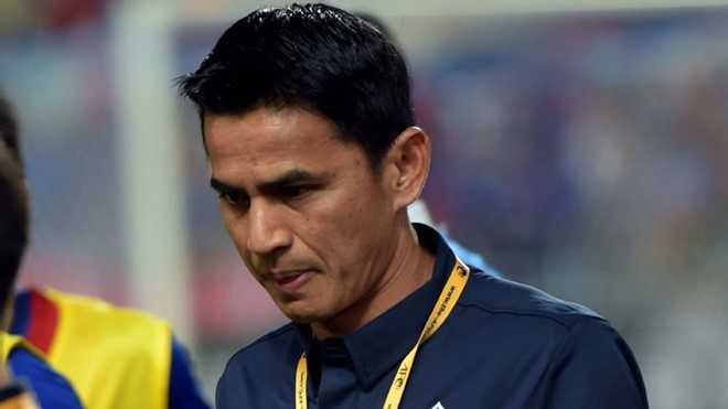 Cho xem Kiatisak dung don gi de ha UAE hinh anh 2